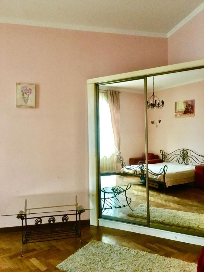 Lviv'S Prospekt Shevchenka Apartments Bagian luar foto